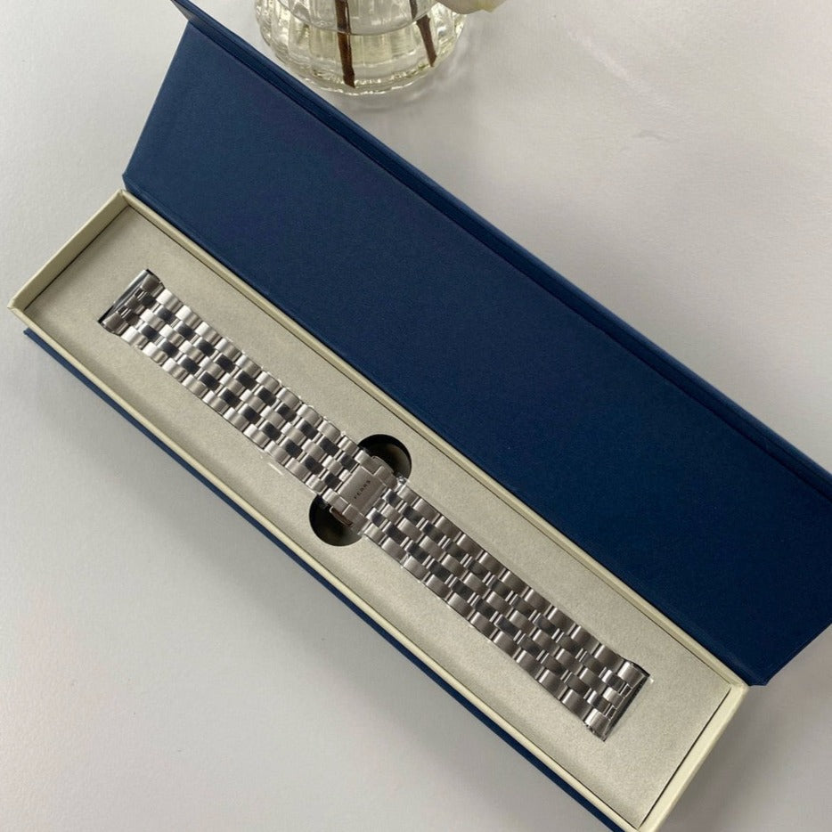 Fears Brunswick 40.5 Jump Hour Stainless Steel 5-Link Bracelet