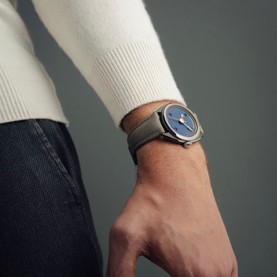 Singer Reimagined Caballero Titanium Avio Blue SR702-3 (Pre-order)